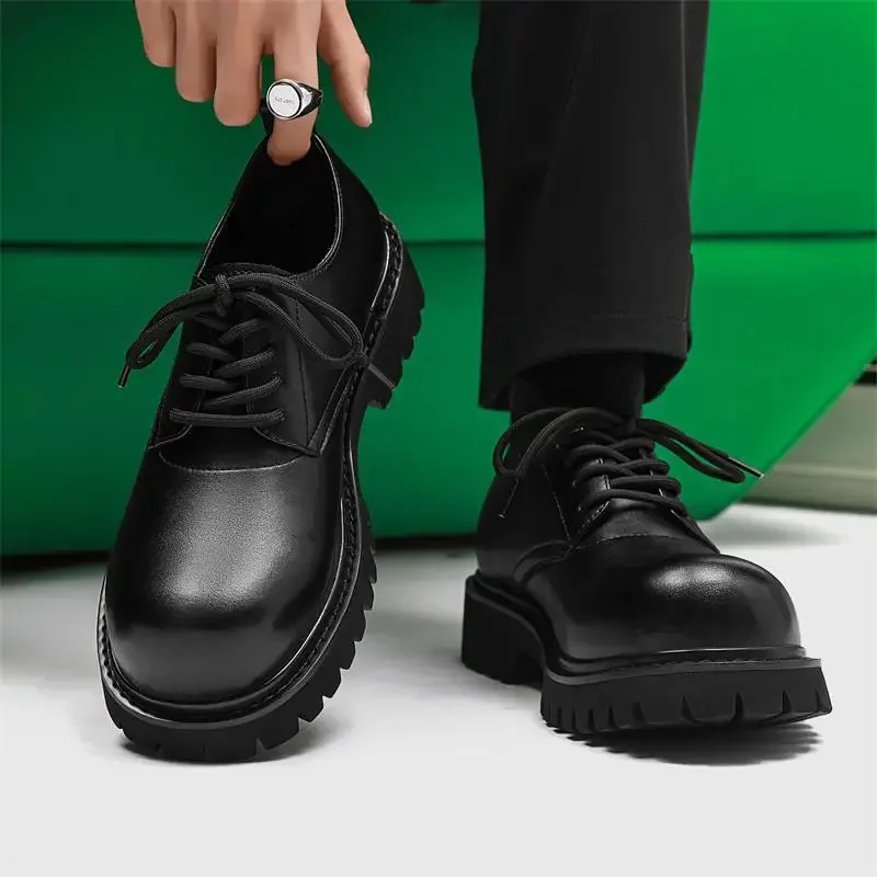 Scarpe in pelle da uomo stile britannico abbigliamento formale giovanile nuove scarpe eleganti formali da uomo d'affari complesso Casual coreano