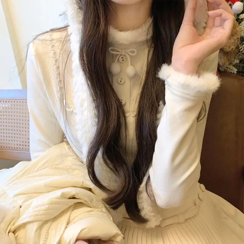 

Осенне-зимняя милая возрастная облегающая футболка с длинными рукавами и атмосферным низом для женщин