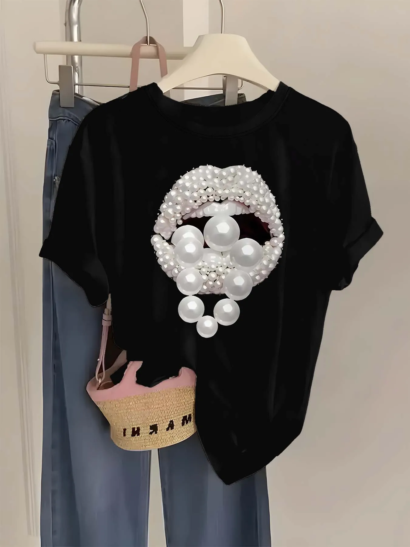 

Plus Size Artistic Pearl Lip Pattern Chic Fashion Forward Versatile Summer Short Sleeve Tee