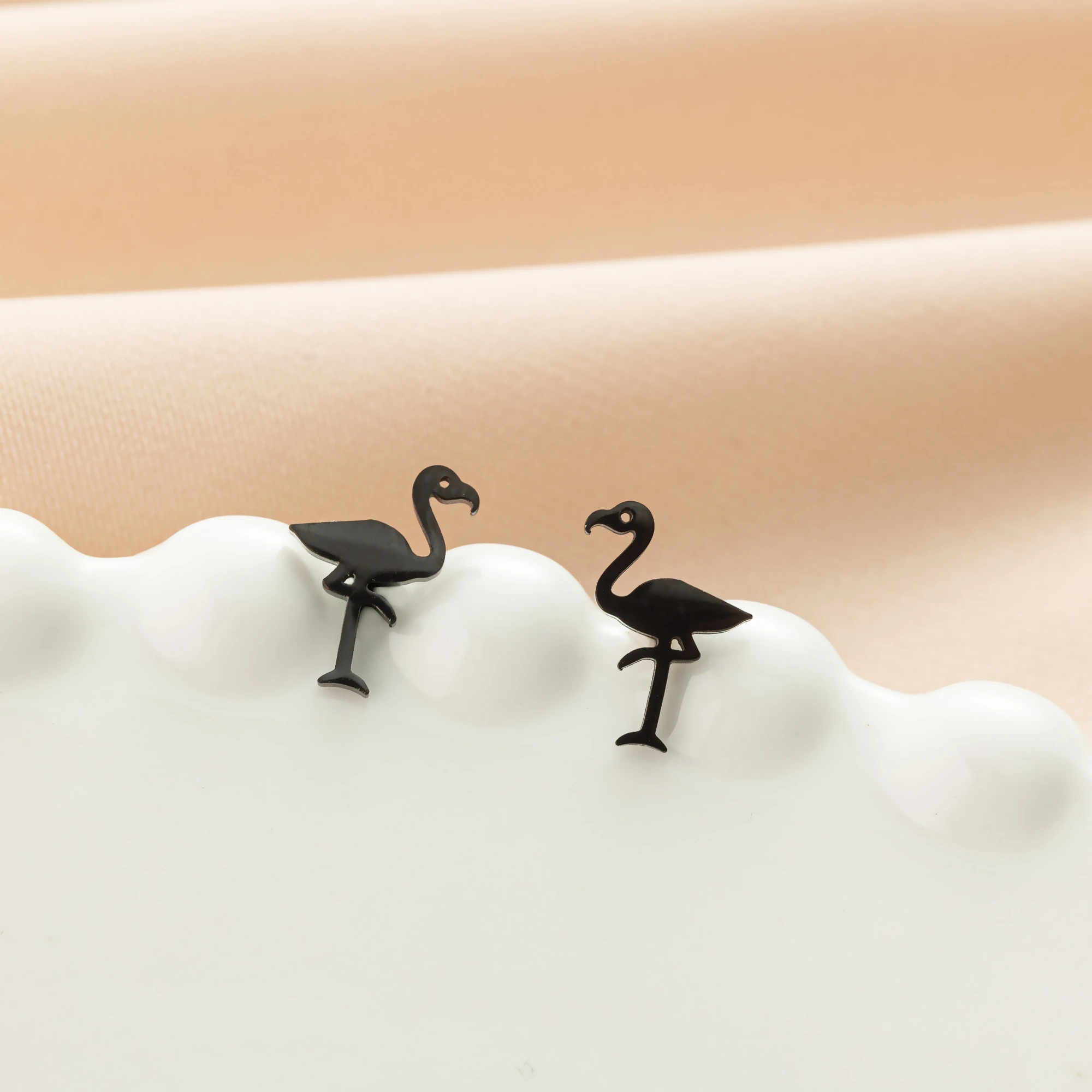 Jisensp 1 Pair Summer Flamingos Stud Earrings for Women Punk Stainless Steel Bird Animal Ear Studs Romantic Female Jewelry Gifts