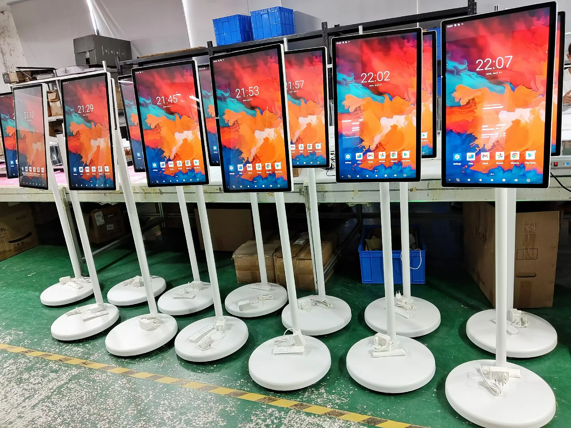 VETO 21.5 24 27 32 بوصة تلفزيونات ذكية محمولة تعمل بنظام أندرويد وبطارية مدمجة داخلية مع شاشة لمس للكاميرا على عجلات