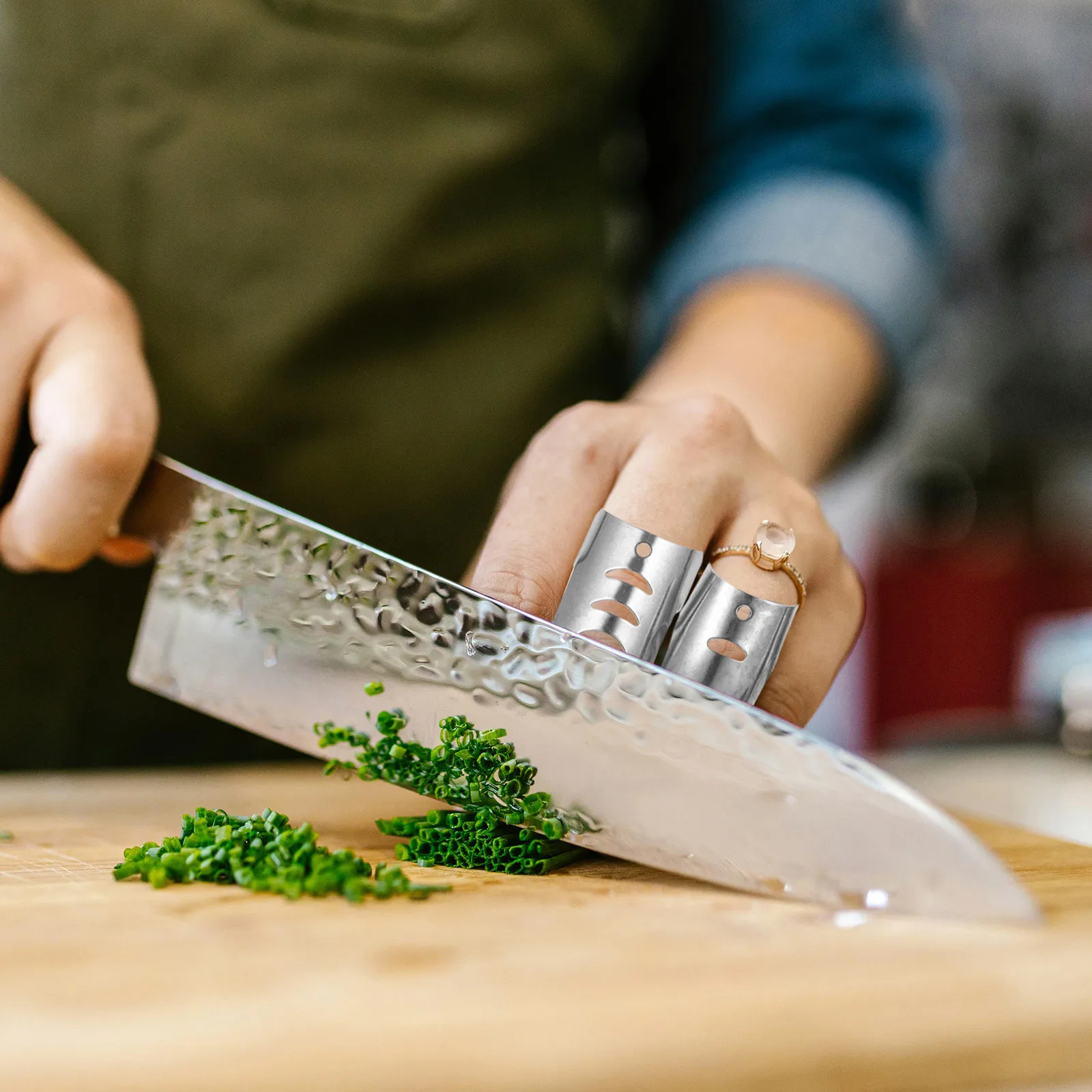 

1Set Stainless Steel Finger Guard for Cutting Vegetables Kitchen Hand Protector Safety Tool for Food Prep Beginner Friendly