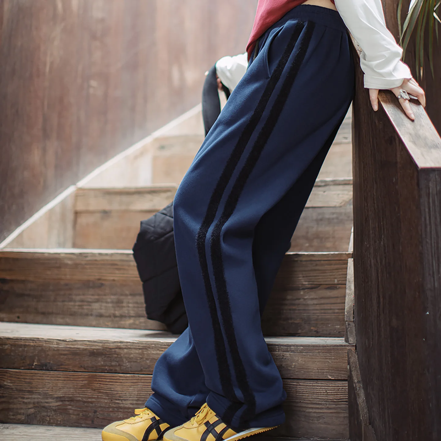 Maden Casual Loose Fleece-lined Sweatpants with Double-bar Striped Design Trousers for Women's Autumn and Winter Sports Pants