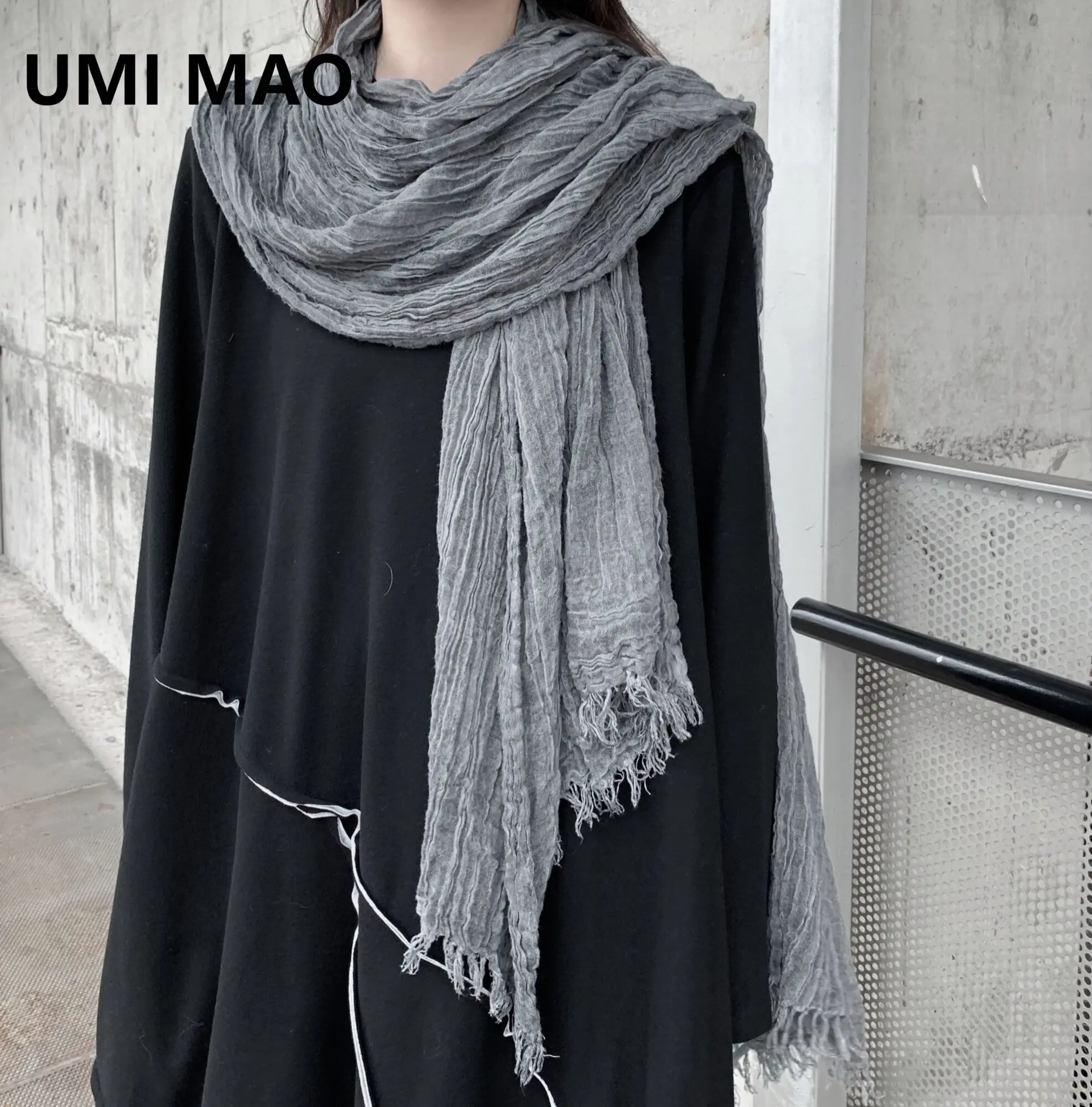 

UMI MAO Yamamoto Dark Scarf Niche Retro Tie Dyed Linen Cotton Scarf With Distressed Raw Edge Pleated Design Shawl Femme Y2K