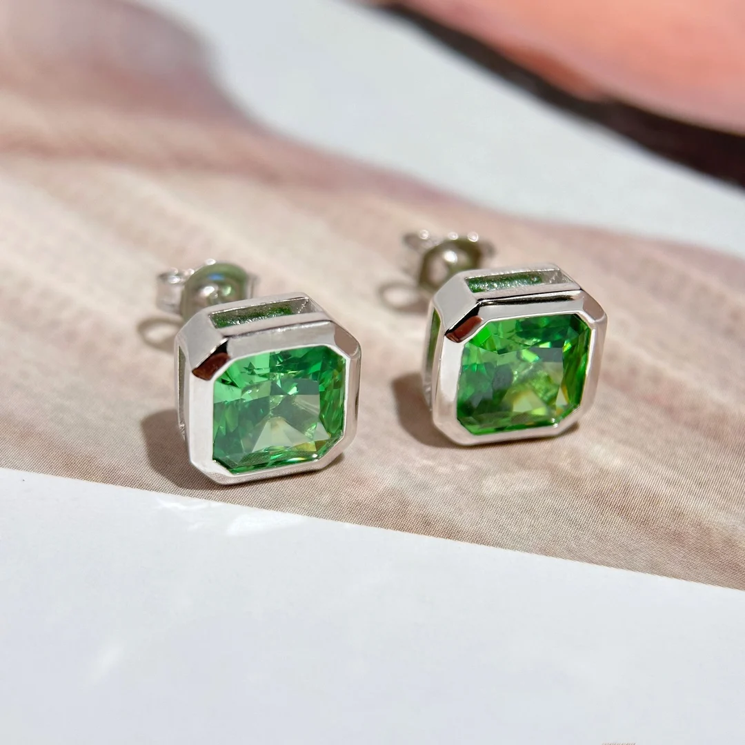 Square diamond earrings ladies S925 silver emerald earrings mini small ear bone stud female temperament