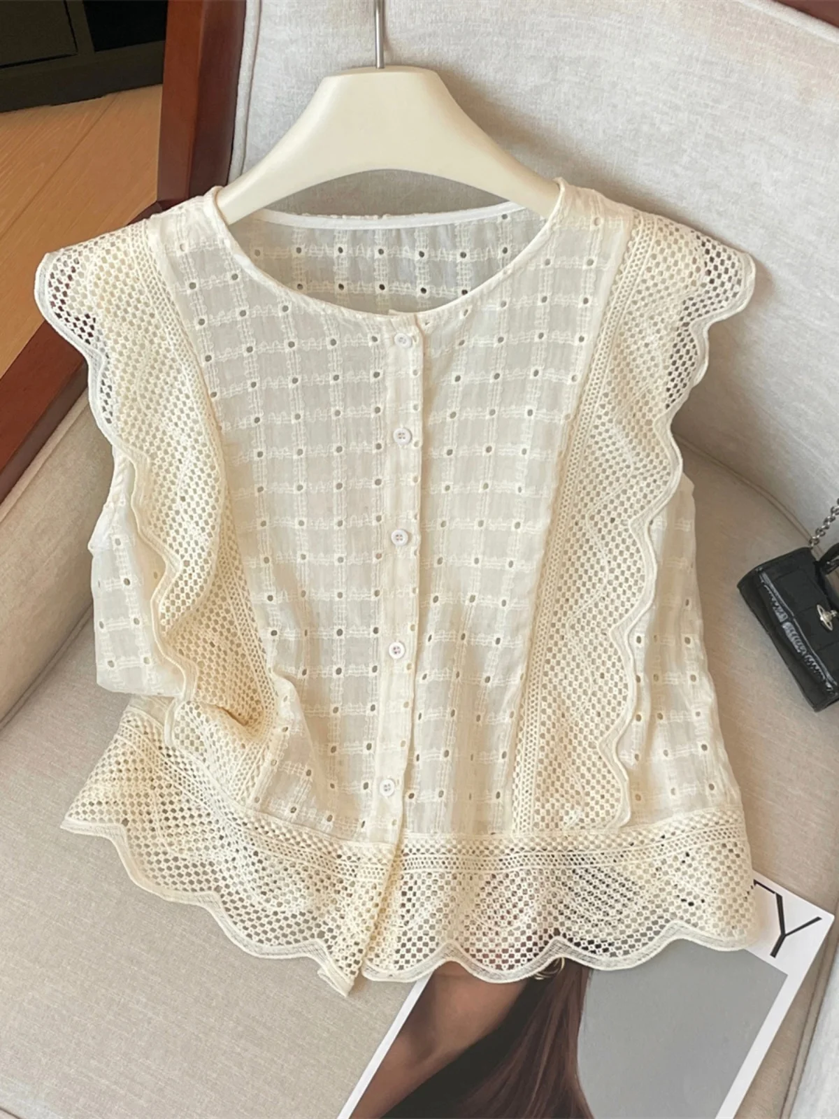 

Embroidered Lace Hollow out Svel round Ne Summer irt for Women Beautiful Flng Sve Design Sensation Pure Desire