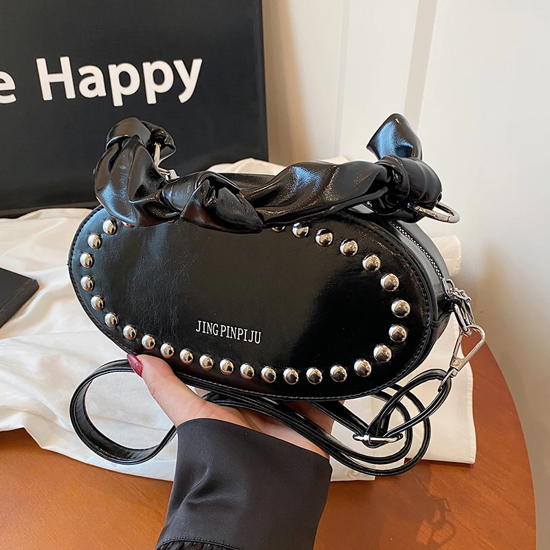 

Модная сумка-тоут с завязками и ручкой, дизайнерская сумка через плечо с заклепками, женская трендовая маленькая круглая сумка, черная сумка, женский клатч из искусственной кожи