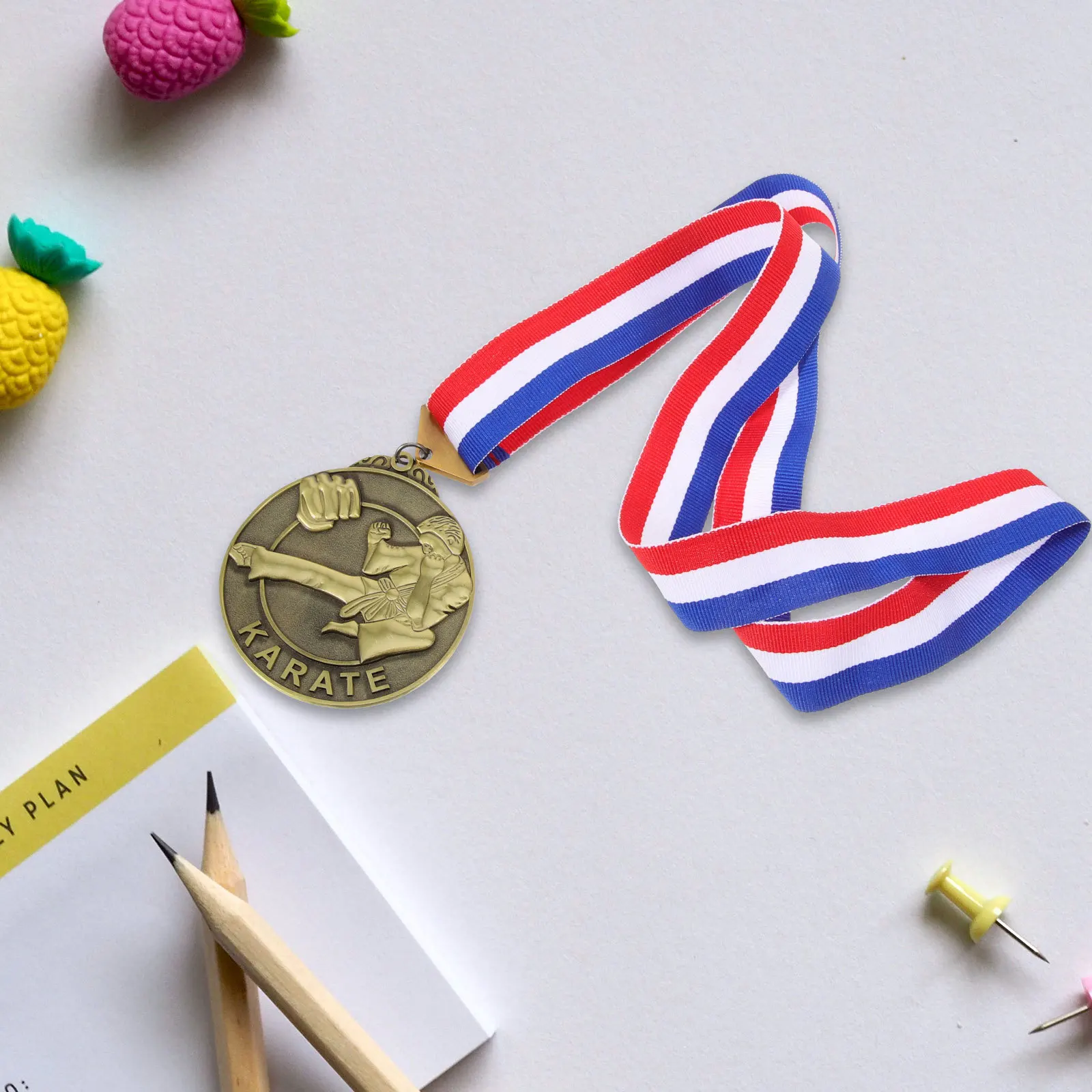 

Premium Zinc Alloy Medal Hanging Display for Martial Arts Competitions Award Ceremony Reusable Metal Medal Decor Competition