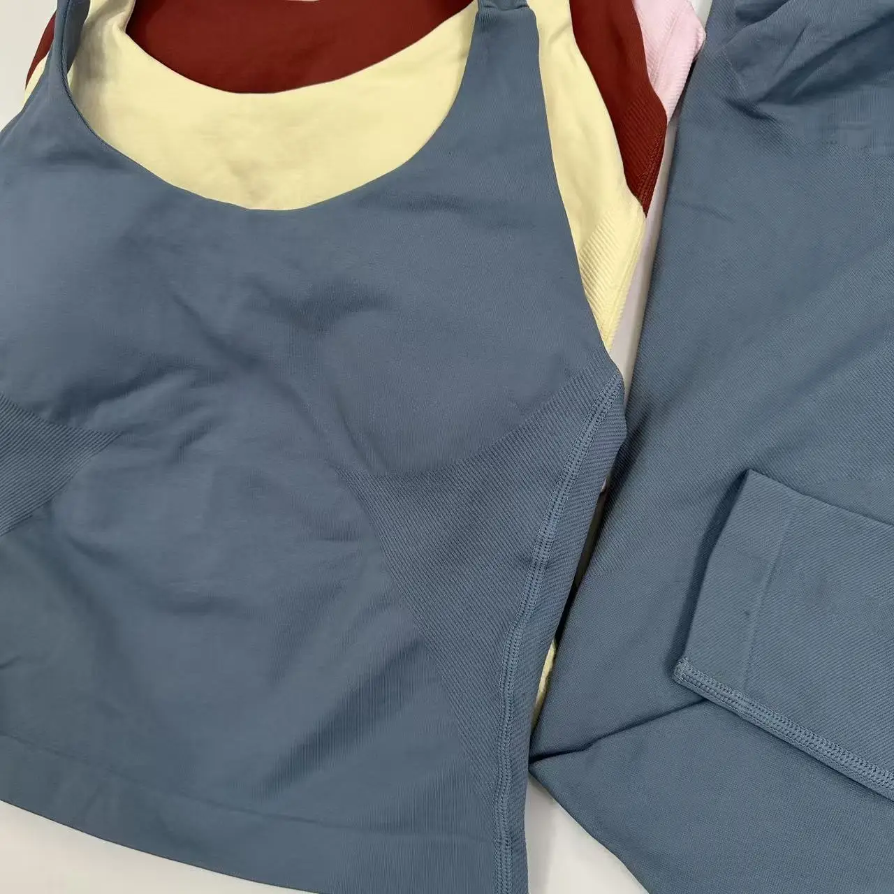 2ピース-スポーツウェア-レディース-ヨガセット-ジム服-スポーツウェア-ヨガスーツ-ハイウエスト-スクランチ-フィットネス-ジャージ-ピラティスセット-2ピース