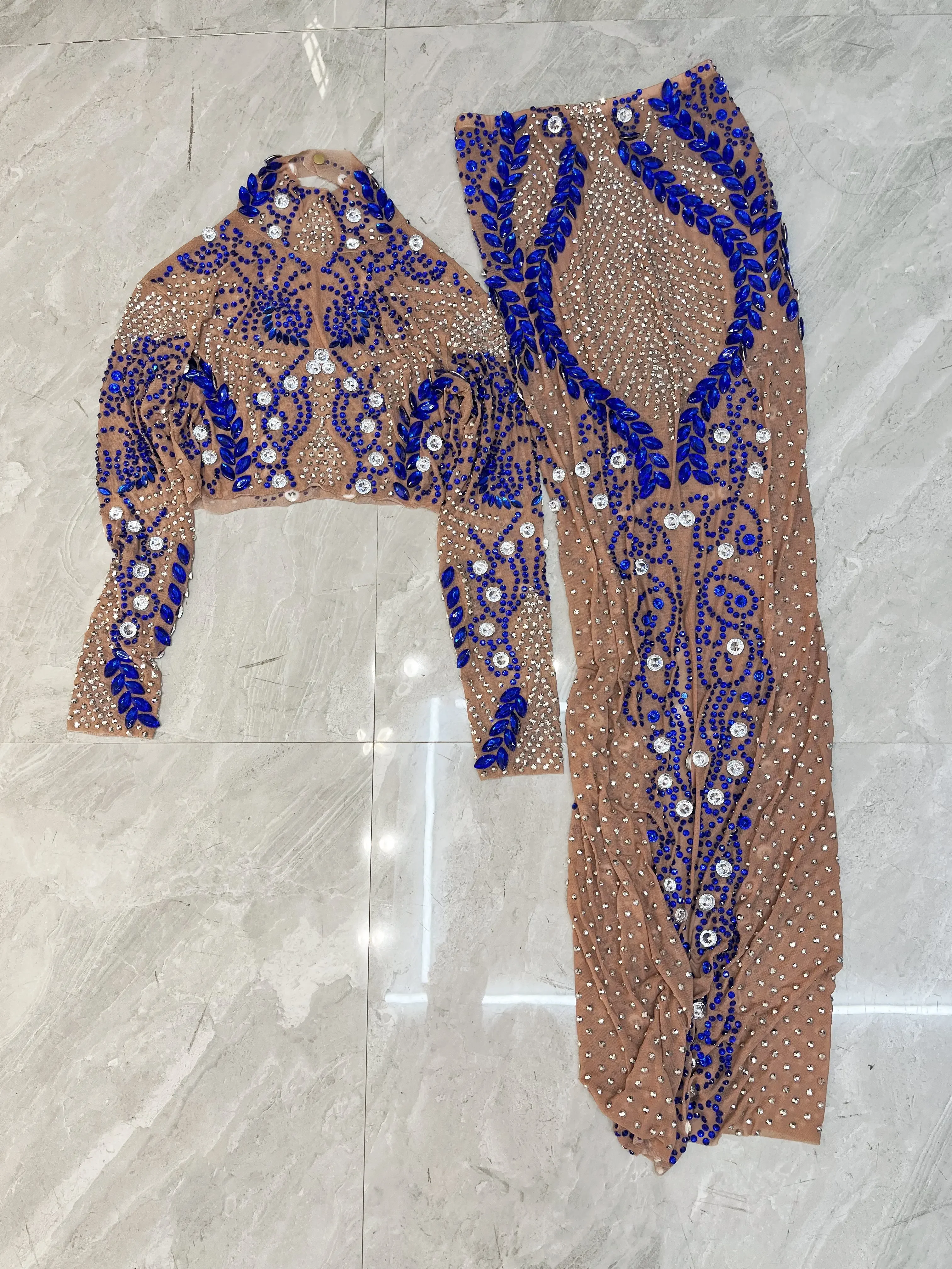 Conjunto de duas peças com strass e cristais, mangas compridas, roupa sexy para cantora e bailarina, azul e prata, roupa para celebração, casamento e aniversário