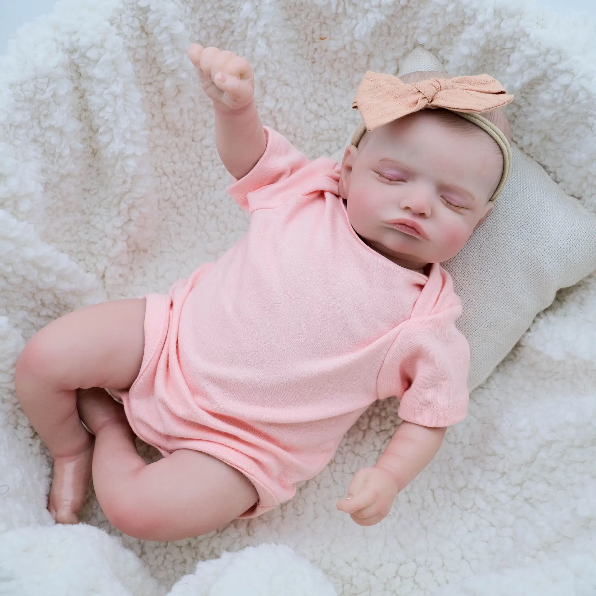 Ręcznie wykonana urocza sztuka Reborn Bebe Cloth Body Silicone Sleeping Baby Doll Zabawka dla dziewczynki Księżniczka Maluch Realistyczny prezent urodzinowy dla dziecka