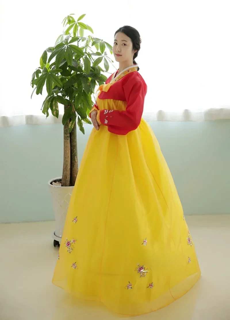 Hanbok abito etnico Hanbok donna classico rosso/giallo tradizionale ricamato a mano peonia Decora Hanbok Set celebrazione prestazioni