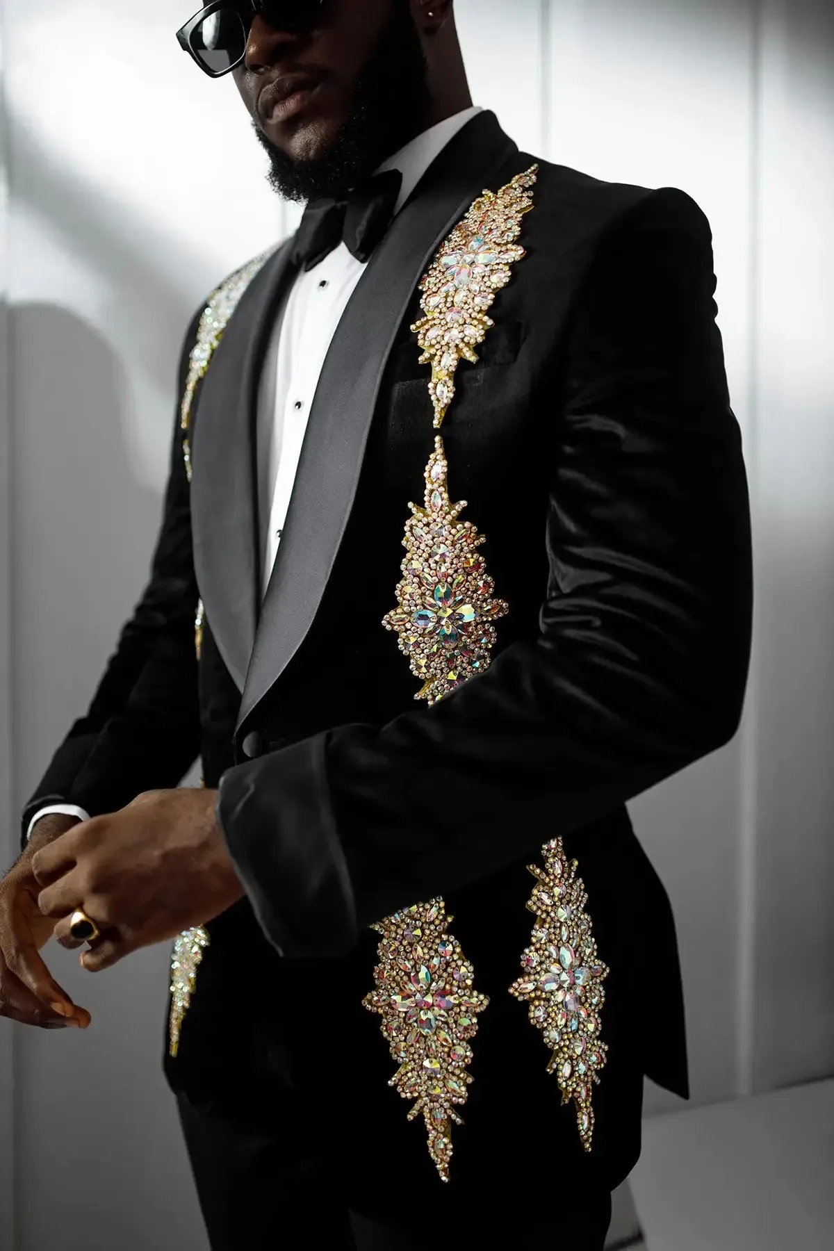 Customized Man Suits 2 PCS Blazer Pants Groom Tuxedo Velvet Handmade Beads Wedding Party Formal Occasions Tailor-Made Plus Size