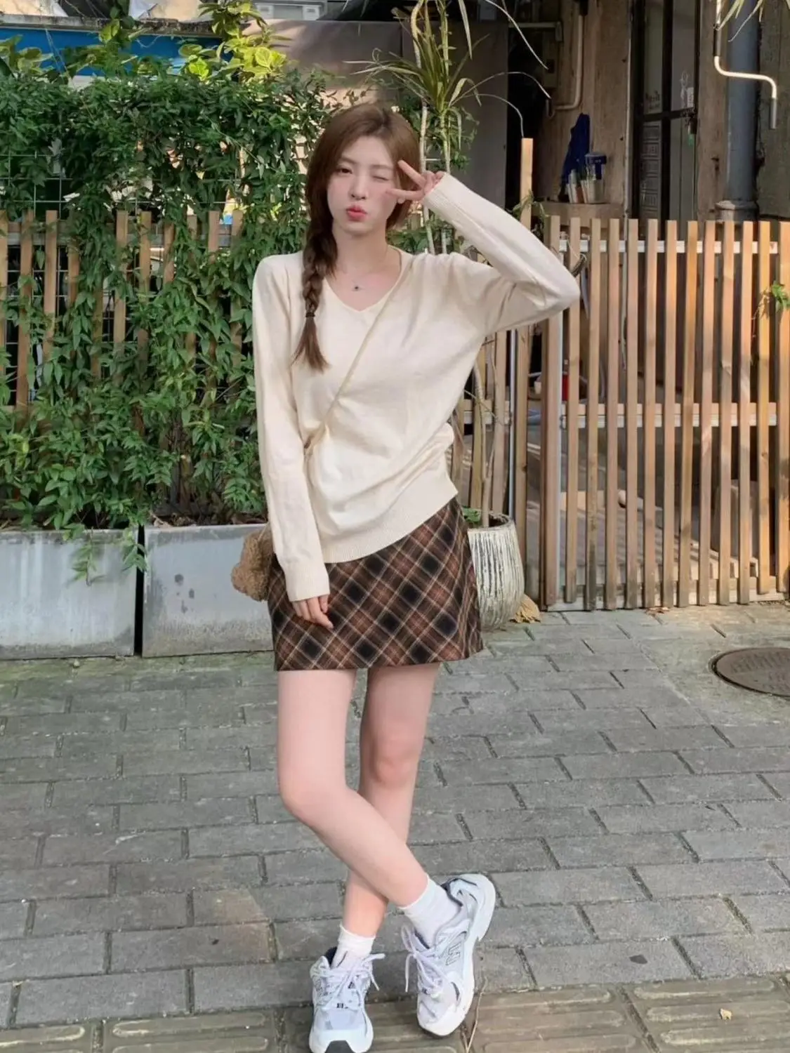 Lazy style V-neck long-sleeved sweater for women to wear in autumn high-end, loose and slim thin pullover top   y2k clothes emo