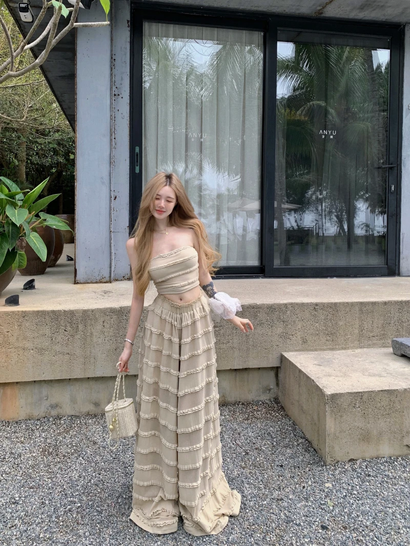 

Сексуальный летний комплект для женщин: топ-бюстье без рукавов с деревянной отделкой и свободные длинные брюки.