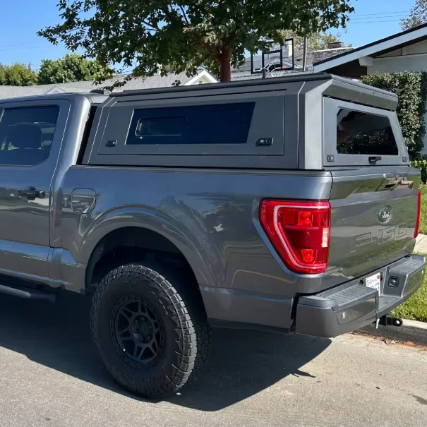 

Flying Wing Алюминиевый двойной кабин Hardtop 4x4 Pick Up Pickup Truck Canopy Topper с раздвижным стеклянным окном для F-150 5 2021 г.