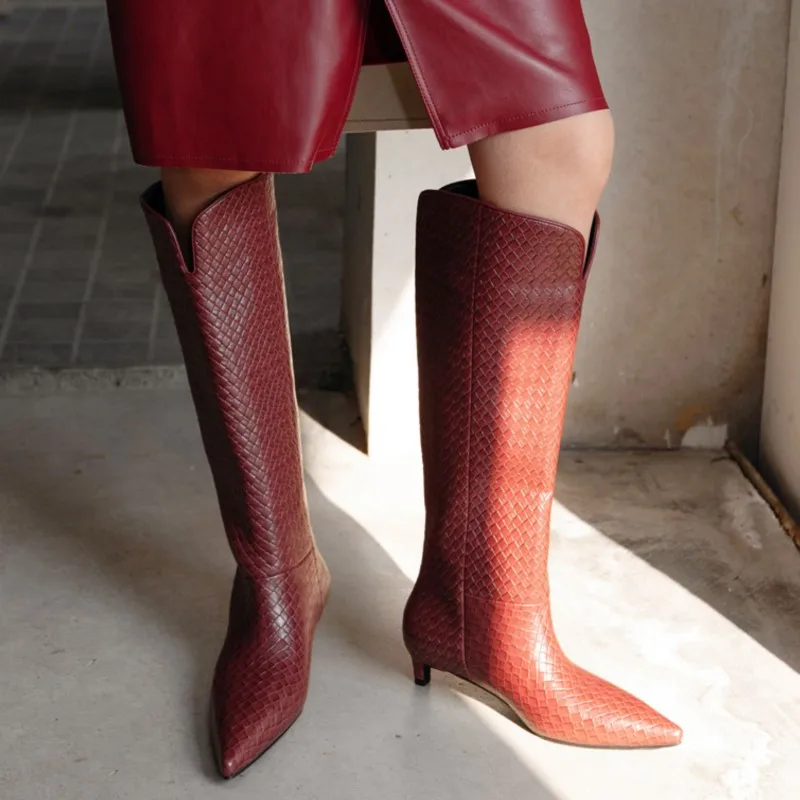 Dilalula 2026 مثير جلد حقيقي المرأة أحذية طويلة مدبب تو هريرة الكعوب سيدة شابة الخريف الشتاء الانزلاق على الشارع أحذية حمراء