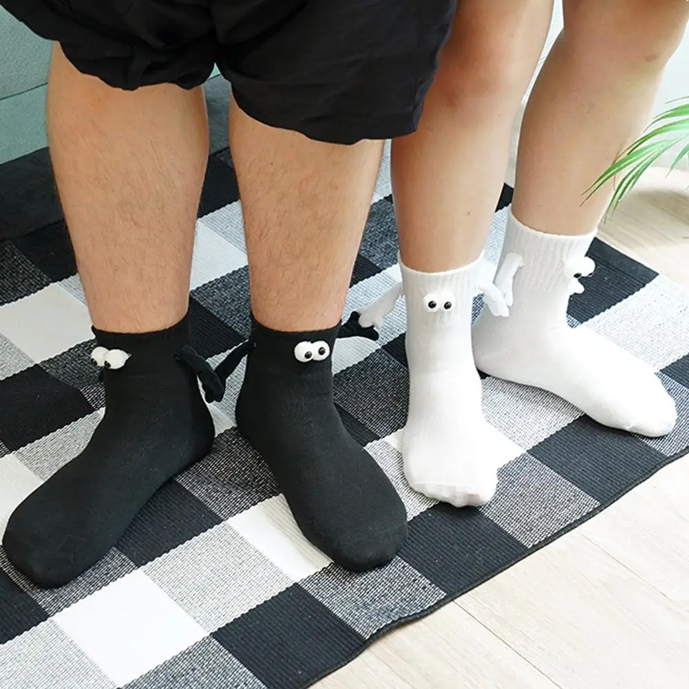 Funny Crew Socks For Couples Funny Magnetic Suction 3D Doll Socks Couple Holding Hands Socks Novelty Couple Socks Engaged Gifts