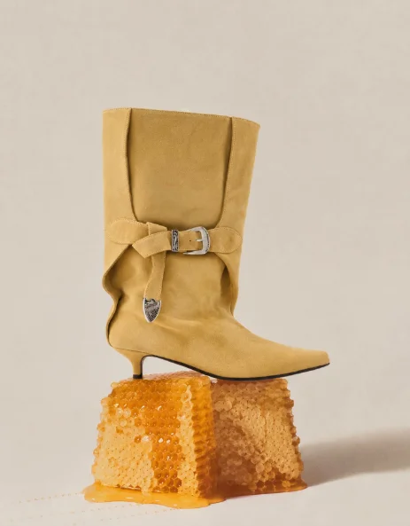 Nuevas botas de ante amarillo para mujer, de otoño/invierno, hasta la rodilla, con tacón de gatito, punta afilada, hebilla, estilo occidental vintage, para uso urbano, de media caña.