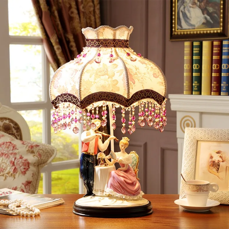 High-end European ceramic character ornaments, living room, wedding room, couple playing the piano, home accessories,