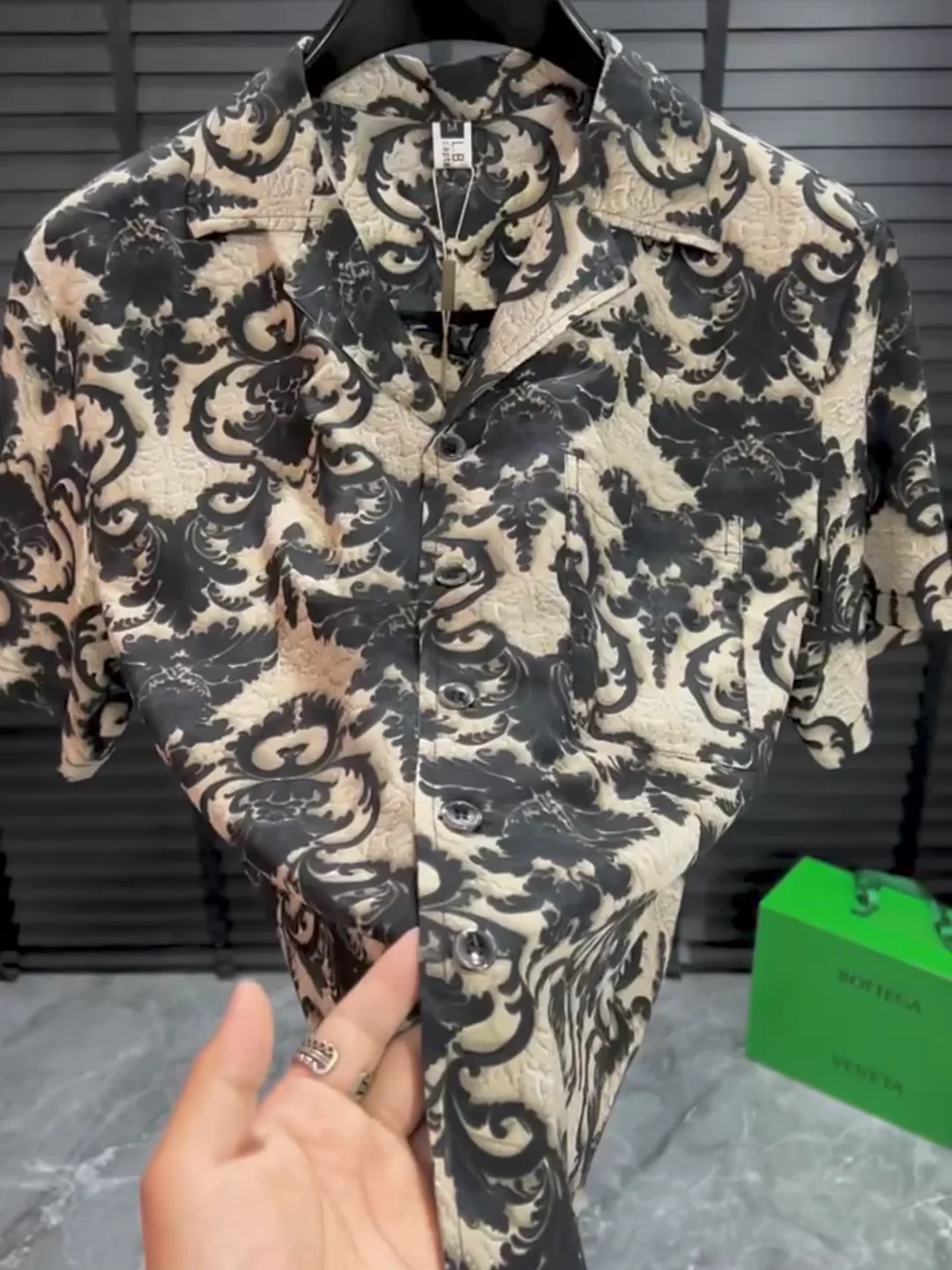 

Summer Men's Floral irt ort Sve Cuban Collar Luxury Faion High Quali Trendy Slim Fit Youthful Sle Chinese Brand