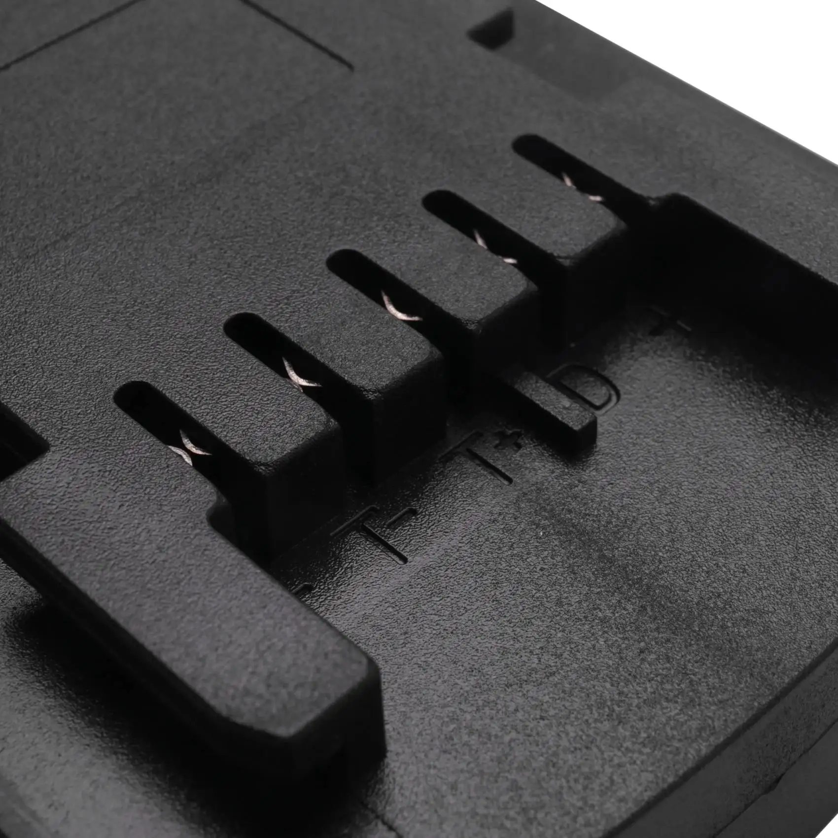 A21Q -MK18MTB Battery Converter Adapter For 18V Li- Batteries Convert To For Metabo 18V Power Tools Lithium Battery