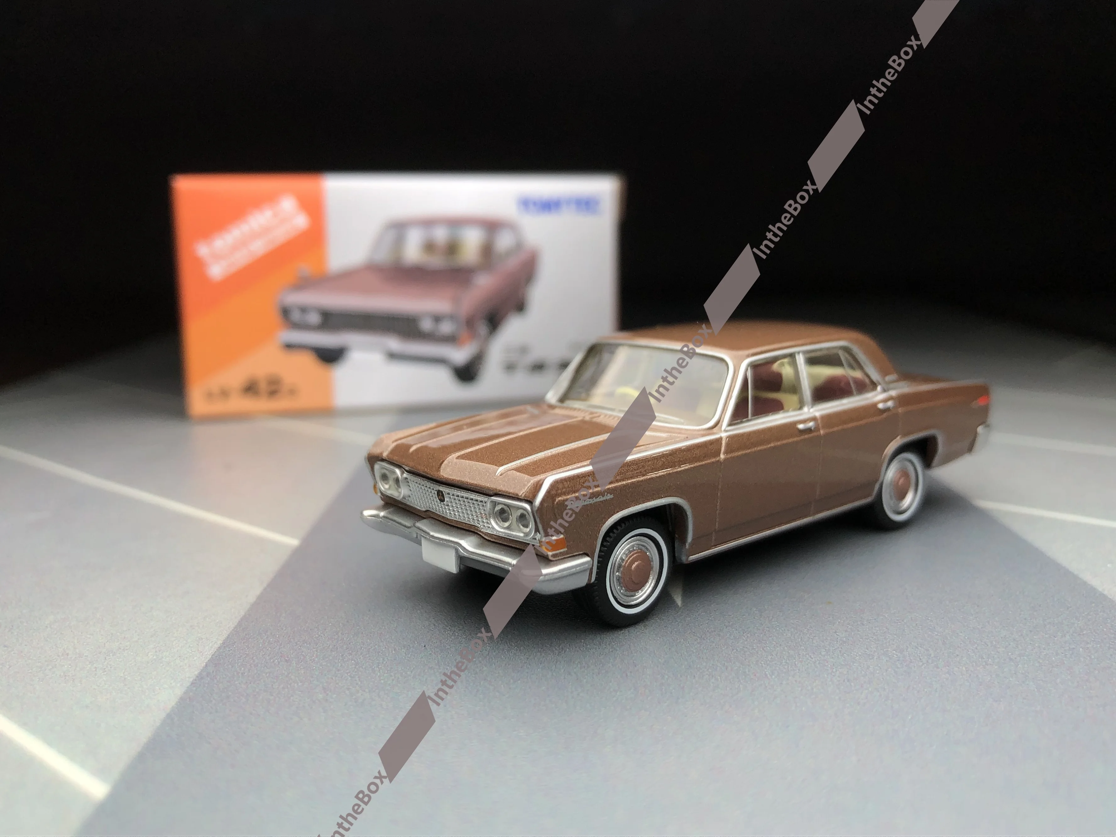 Tomica Limited Vintage 1/64 Debonair Brown Metal Diecast Car LV-42c Diecast Model Car Collection Limited Edition Hobby Toys