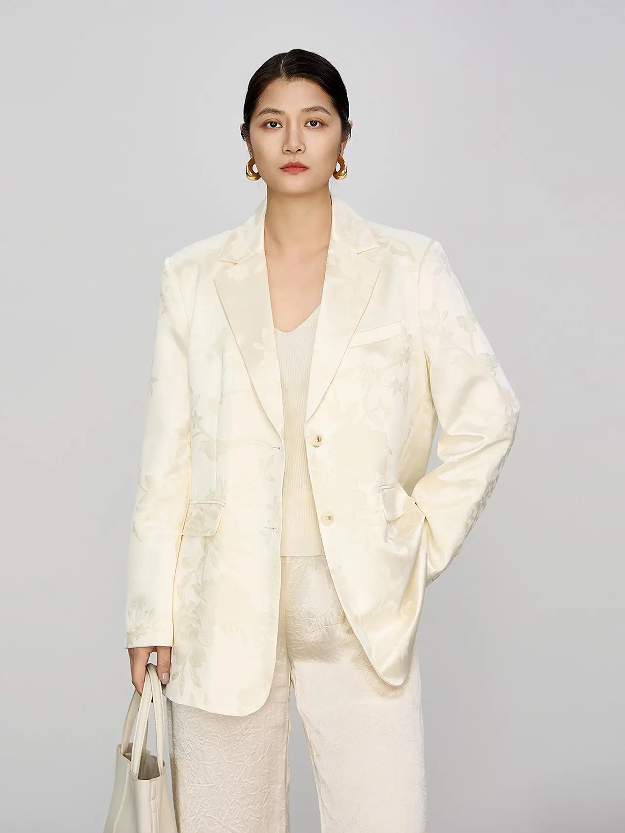 

Элитная шелково-шерстяная блузка-жакет женская весенняя новинка свободного кроя от Xiye Ni с вышивкой цветочным узором на одной пуговице