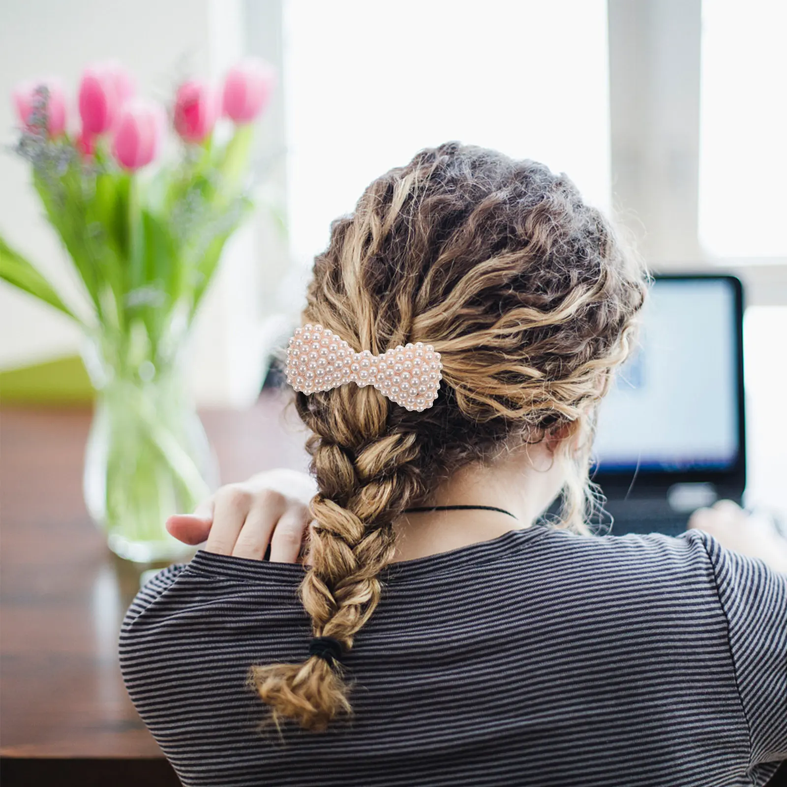 

Заколка для волос с жемчугом и бантом, металлическая, элегантная, для женщин, аксессуар для волос на свадьбу, день рождения, выпускной, весенняя заколка