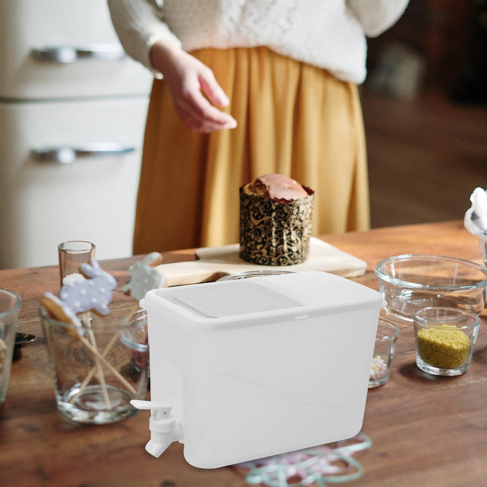 

Cold Water Pitcher Large Capacity Refrigerator Kettle Jug Holder Kitchen Fruit Juice PP Material Strong Home Use Water