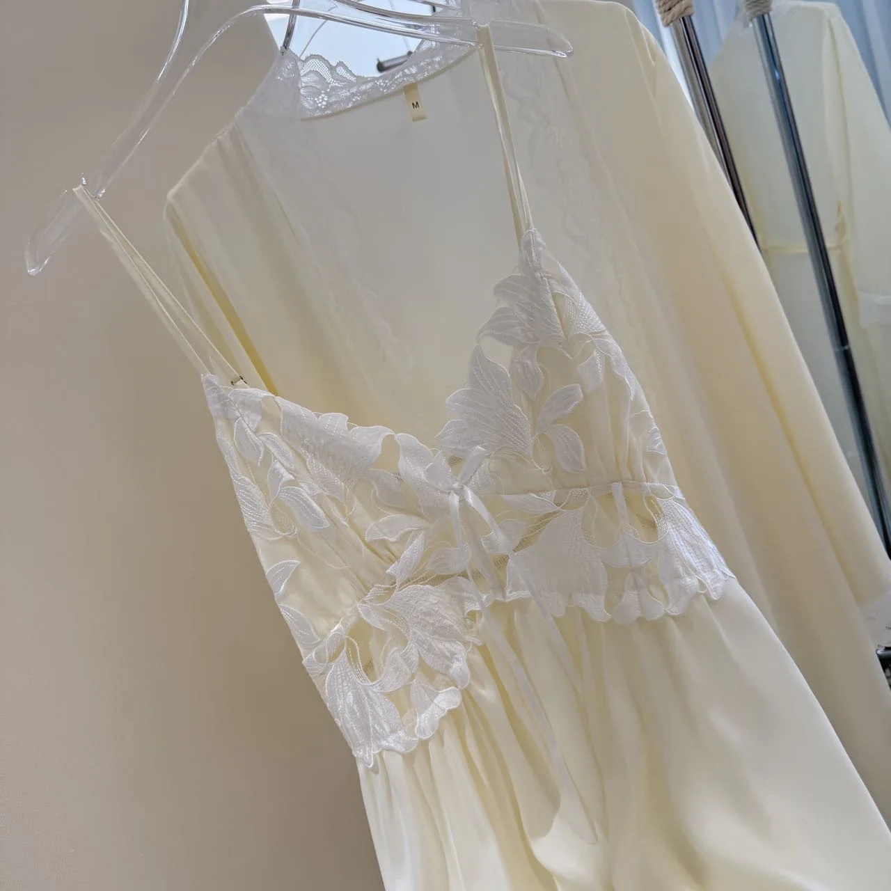 우아한 섹시한 레이스 긴 가운 잠옷 세트 여름 새틴 기모노 목욕 가운 가운 Nightwear 프랑스 스타일 잠옷 Loungewear