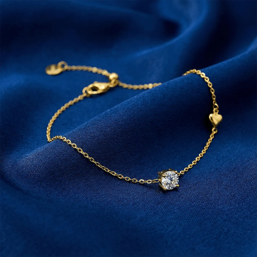 

1pc 0.3Carat Golden Single Moissanite Heart-shaped Bracelet, A Romantic Jewelry Item That Signifies Commitment.