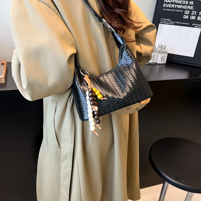 

Classic Women's Leather Crossbody Bag Elegant Luxury Shoulder Handbag Designer Tote For Chic Modern Ladies