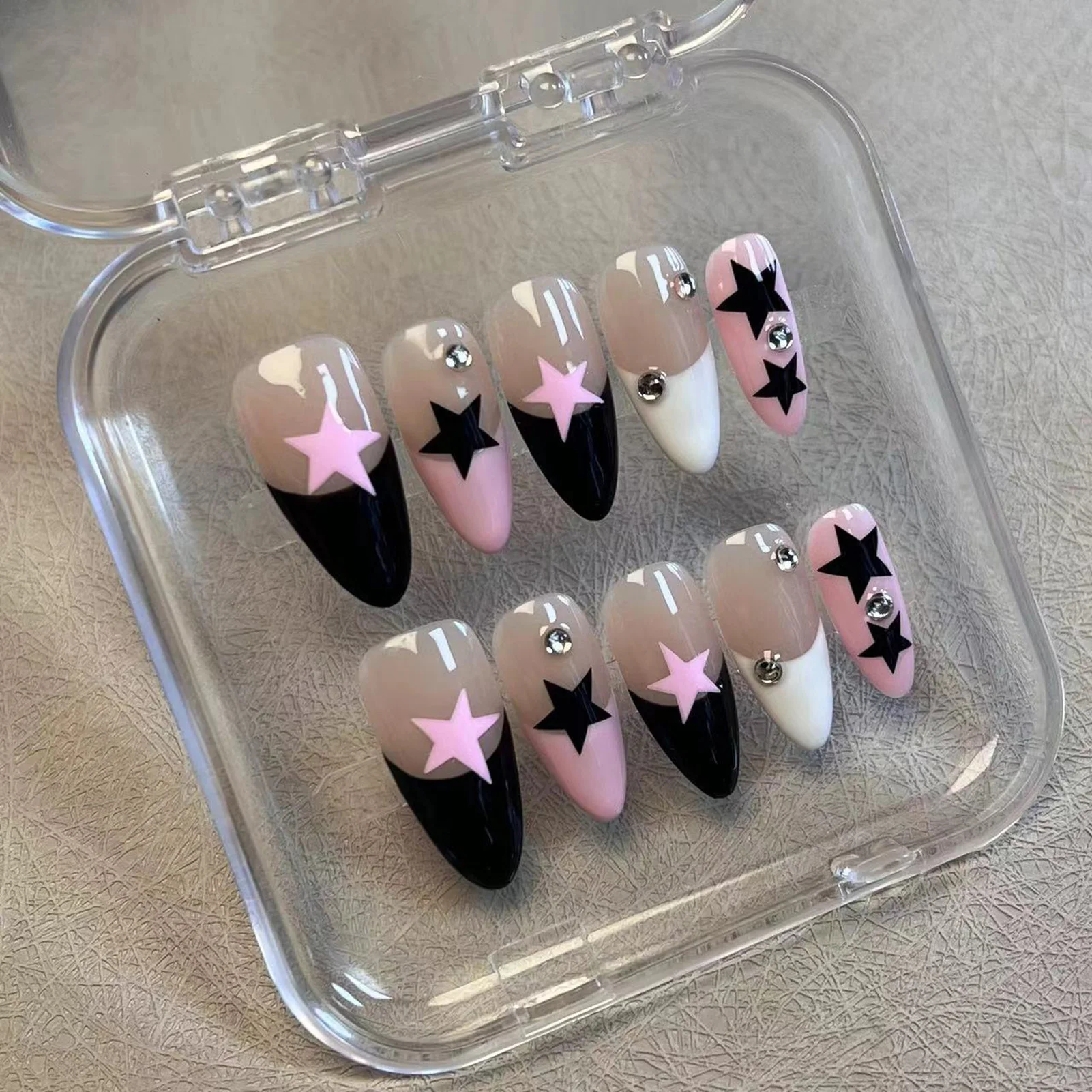 French Pink Almond False Nails with Star Printed Odorless Provides a Comfortable Experience for Daily and Parties Wearing