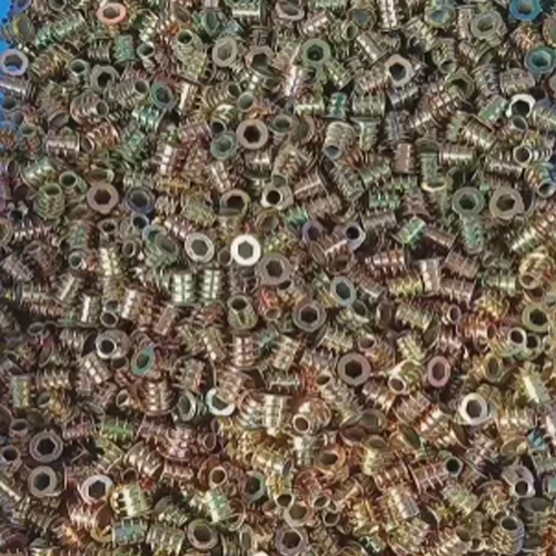 Imagen 1 del producto 100 Uds tuercas roscadas de aleación de Zinc Kit de tuercas de inserción con cabezal de accionamiento hexagonal con bridas juego de tuercas para muebles para madera M4/5/6/8/10 10mm a 25mm