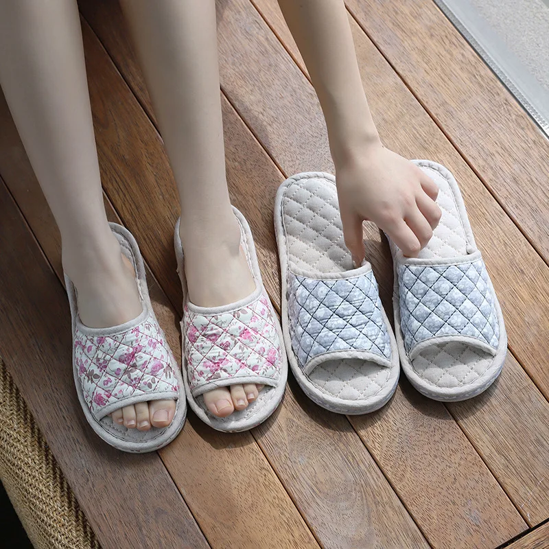 Cotton Home Slippers for Men And Women Anti-Slip Soft Bottom Indoor Floor Friendly Machine Washable Quiet Couple Slippers