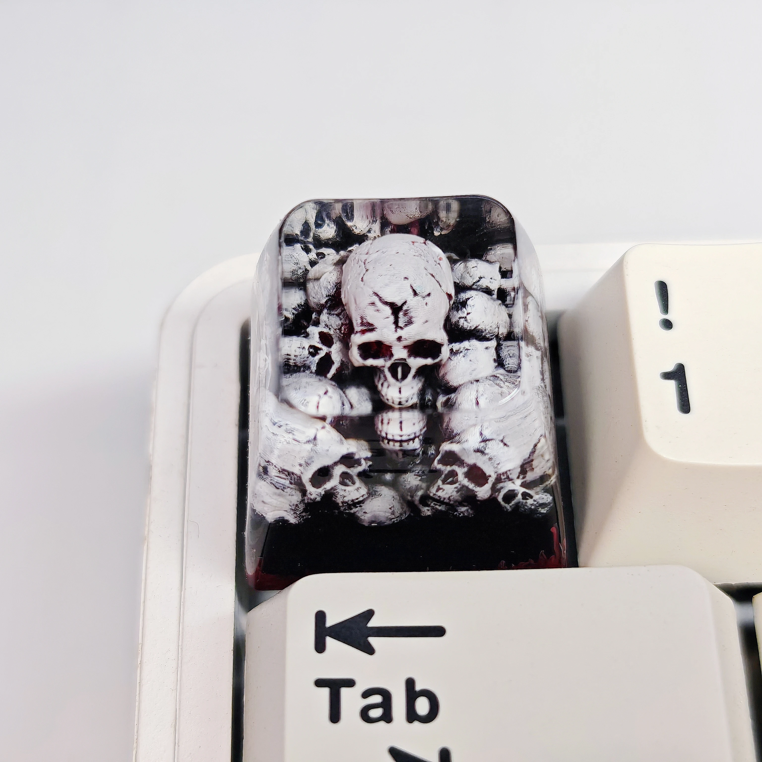 

Custom SA Profile Artisan Keycap, Gothic Punk Skull Design for Mechanical Keyboard Switches ESC Keycaps