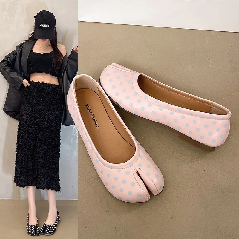 レディース　スプリットトゥ　フラットシューズ　水玉模様　スリ - Women'S Shoes For Standing All Day のレビューと価格