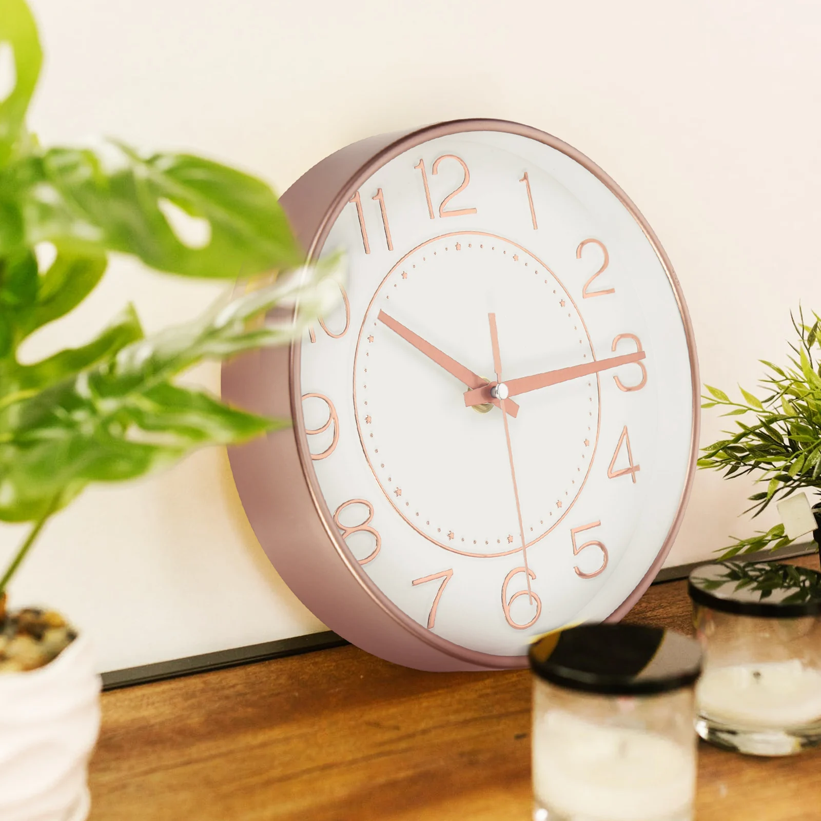

Plastic Quartz Wall Clock Stylish Hanging Clock Simple Chic Room Decoration Operated
