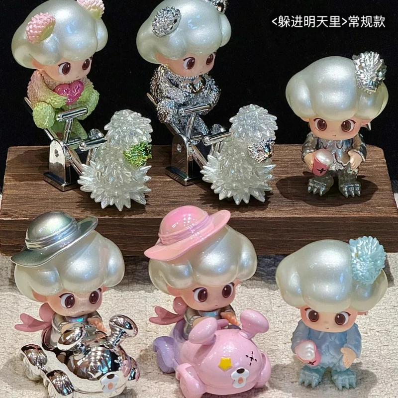 MOLLY TEA x INSTINGTOY Co-sign Limited Edition Figurine Awakening