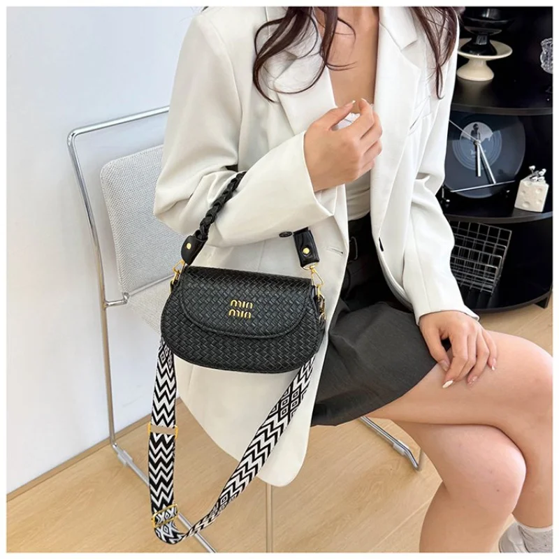 

Ladies Crossbody-Bag Crafted From Fine Leather Featuring Trendy Design And High-End Commuter Long-Lasting Style