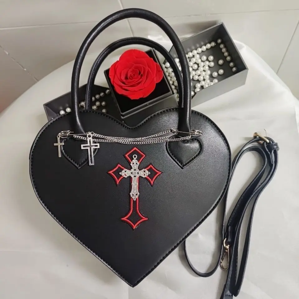 Gotycki styl torebki damskie miłość serce Y2k popularne dziewczyny Punk torba na ramię ozdoby metalowe kobieta czarne fajne torby kurierskie