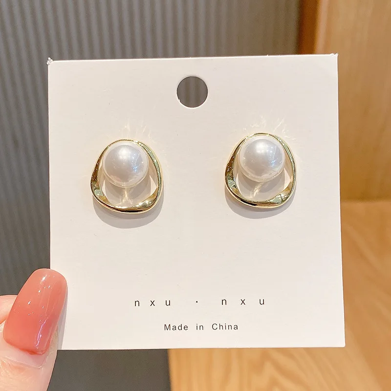 Big Imitation Pearl Triangle Stud Earrings for Women Korean Fashion Cute Gold Color Geometry Jewelry Accessories Gift