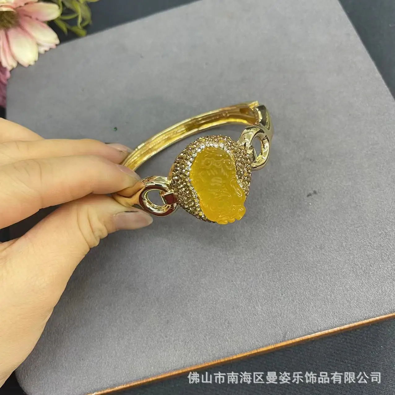 DIY accessories Chalcedony agate handmade engraving Pixel open color retention bracelet, French vintage natural stone jewelry