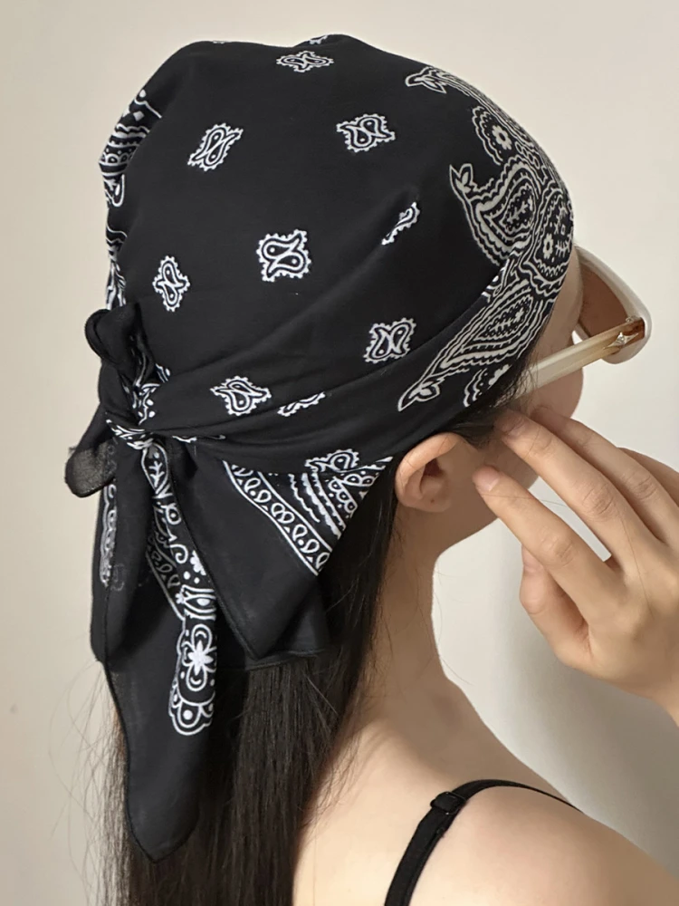 Sciarpa in cotone retrò American Street Sle Fiore di noce da donna Sciarpa di seta decorativa alla moda quadrata versatile Hip Hop