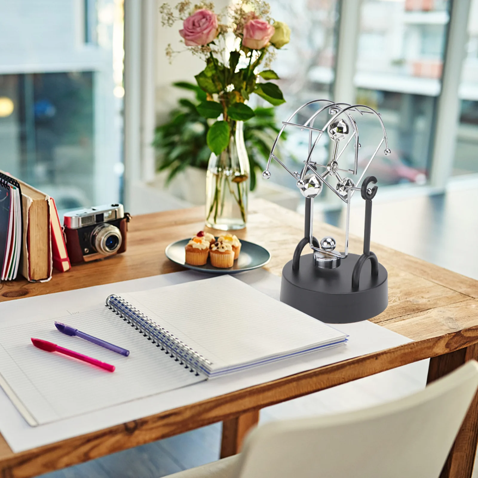 1pc decorazione da scrivania perpetua fisica meccanica scienza ornamento per ufficio casa uso desktop idea regalo