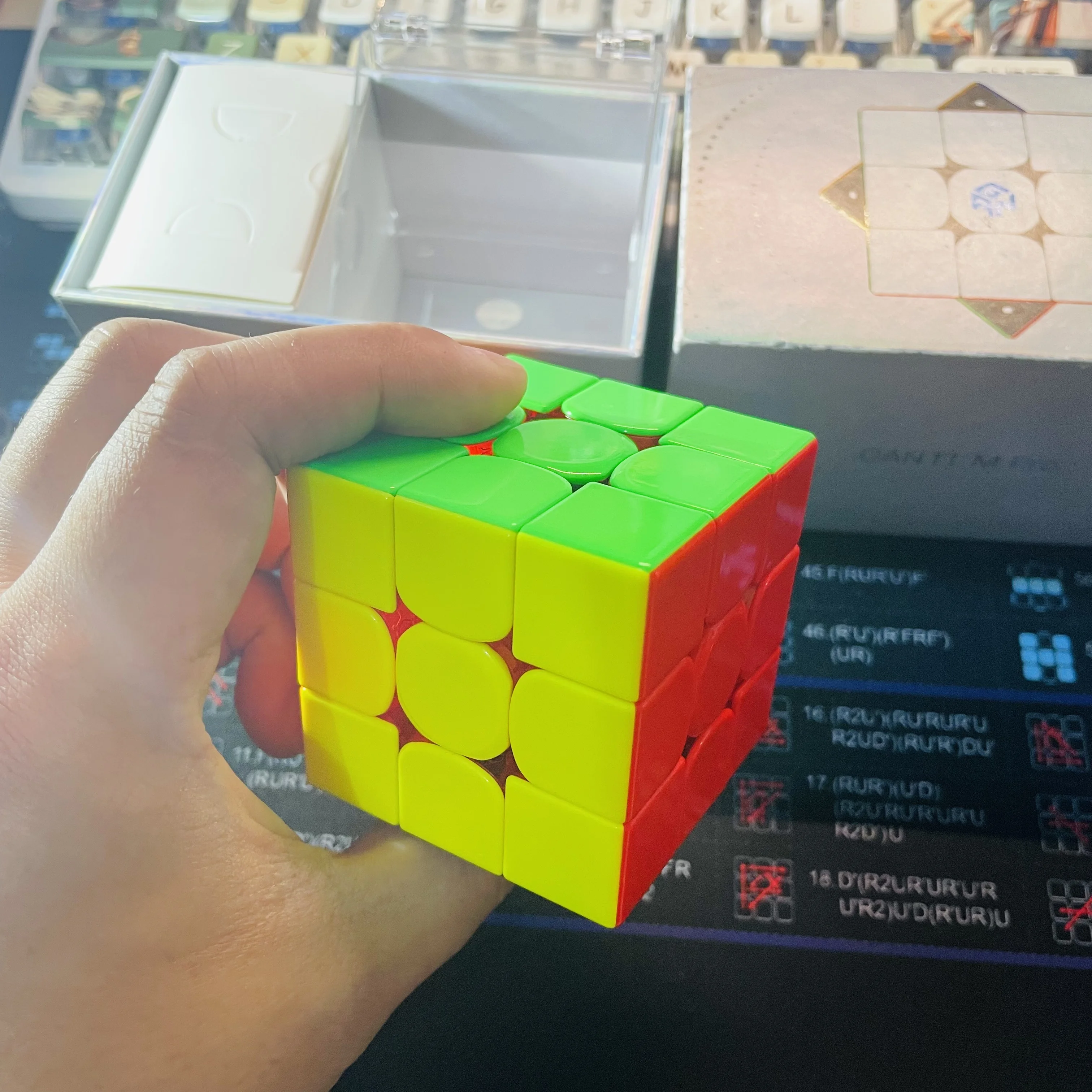 Edizione limitata Gan11 MPro UV 3x3 Cubo FAI DA TE KUN Red Core Gan 3x3x3 Cubo Magico Speedcube Magico Professionale Cubo Puzzle Giocattoli