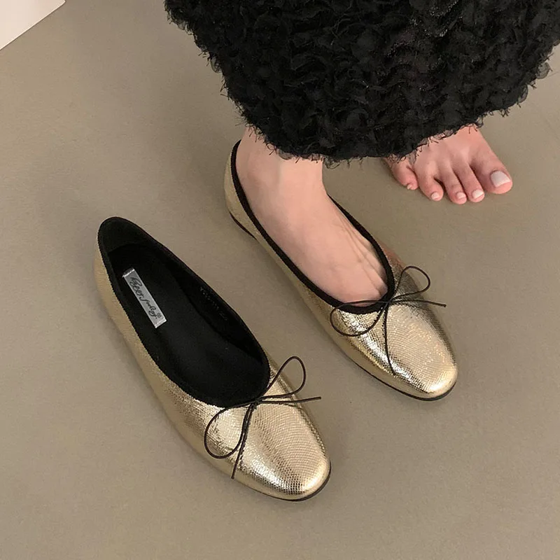 2024 Red Sliver Women Flat Shoes Brand Designer Mary Janes Shoes Woman Round Toe Japanned Leather Flats Vintage Loafer Mujer