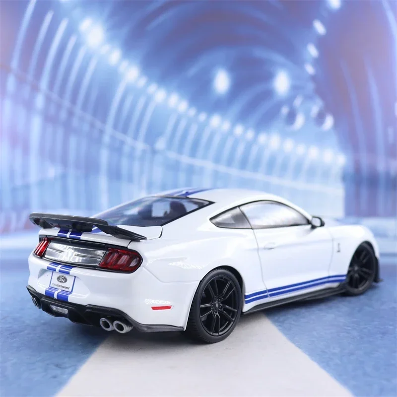 Maisto 1:18 2020 Ford Mustang Shelby GT500 High Simulation Diecast Car Metal Alloy Model Car kids toys collection gifts B903