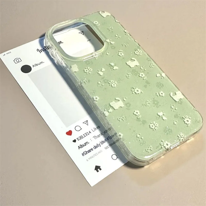 Kristallklare, transparente Handyhülle in Weiß, mit IND-Matcha-Grün, Blumenmuster und Katzenmotiv, mit Perlenkette für iPhone 12, 13, 14, 15, 16, 17, 18 Pro Max. – Detail 3